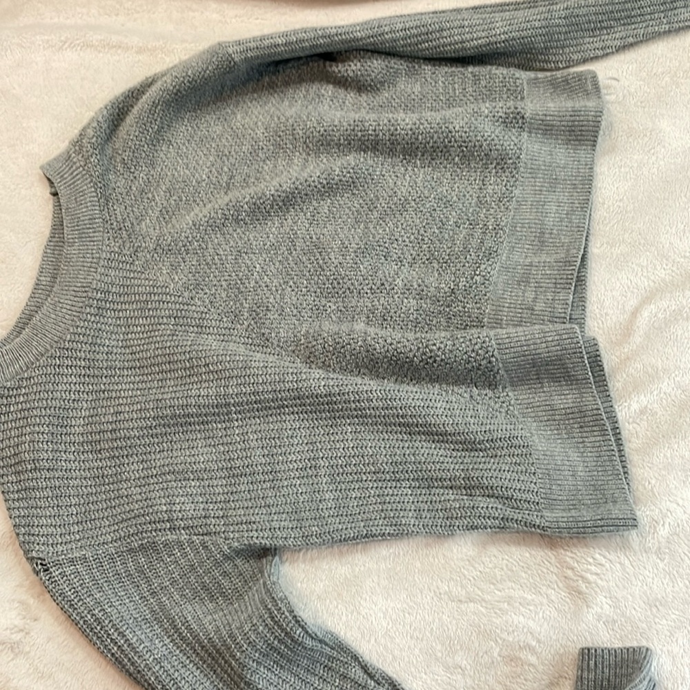 APT.9 sweater